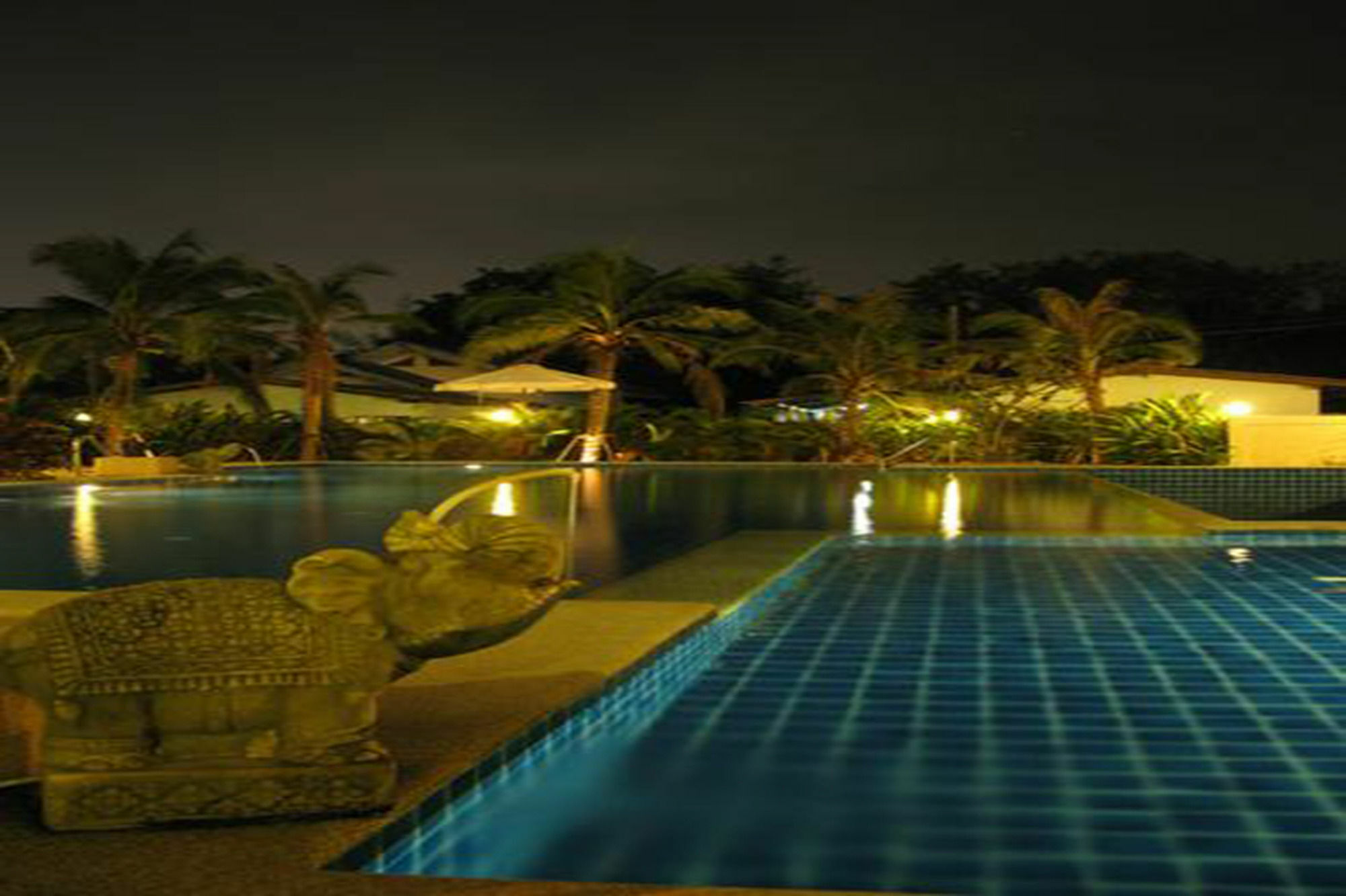 The Zen Hotel Pattaya Esterno foto